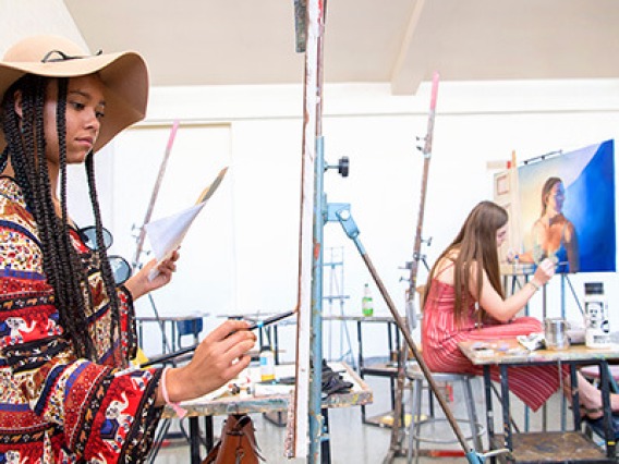 Student follows her passion for art at the University of Arizona